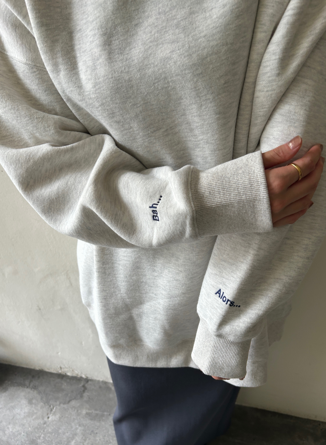 EMBROIDERY LOOSE SWEAT