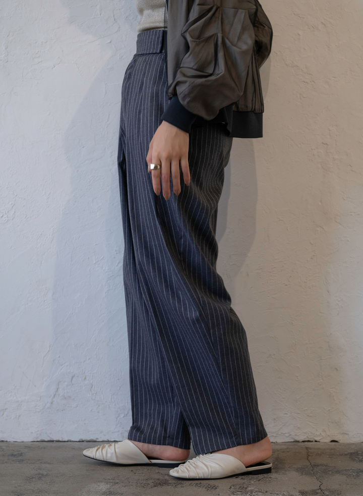 TUCK TAPE STRIPE PANTS